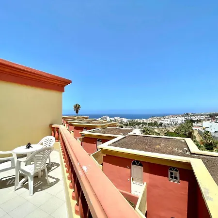Apartment With Ocean Views And Huge Pool In San Eugenio Alto *