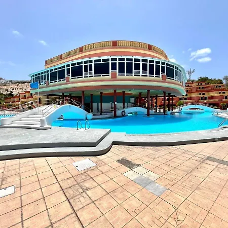 Apartment With Ocean Views And Huge Pool In San Eugenio Alto Lägenhet *
