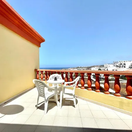 Apartment With Ocean Views And Huge Pool In San Eugenio Alto *