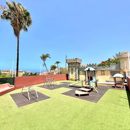 Apartment With Ocean Views And Huge Pool In San Eugenio Alto Apartment *