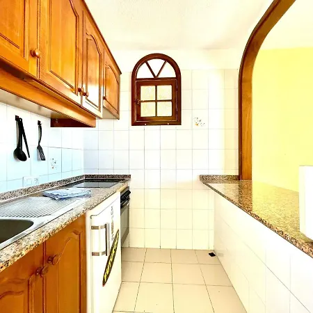 Apartment With Ocean Views And Huge Pool In San Eugenio Alto Apartment
