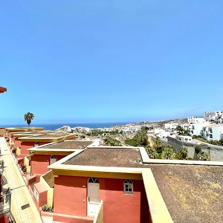 Apartment With Ocean Views And Huge Pool In San Eugenio Alto Apartment *