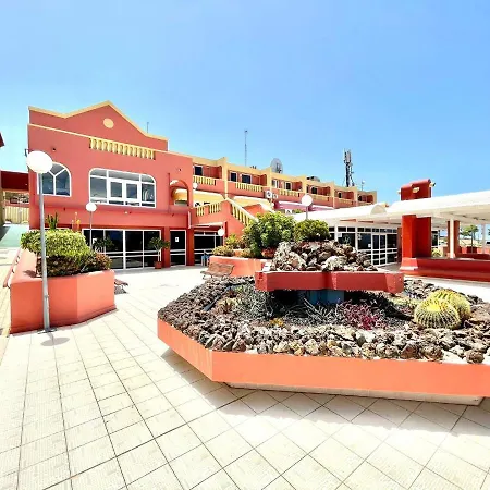 Apartment With Ocean Views And Huge Pool In San Eugenio Alto Lägenhet