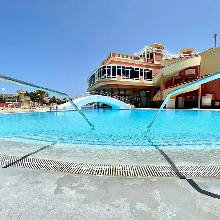 Apartment With Ocean Views And Huge Pool In San Eugenio Alto