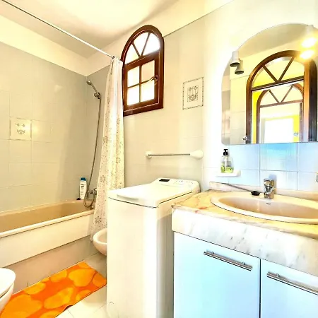 Apartment With Ocean Views And Huge Pool In San Eugenio Alto Apartment *
