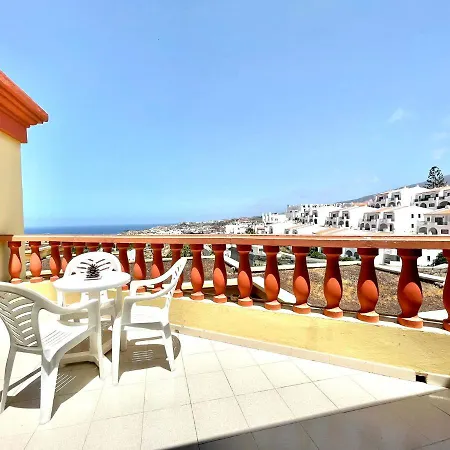 Apartment With Ocean Views And Huge Pool In San Eugenio Alto Lägenhet