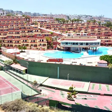 Apartment With Ocean Views And Huge Pool In San Eugenio Alto Costa Adeje (Tenerife)